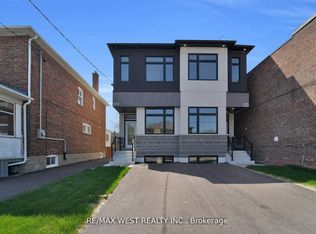 521 Saint Johns Rd, Toronto, ON M6S2L7