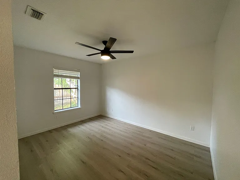 2201 Pin Oak Rd — Photo 16