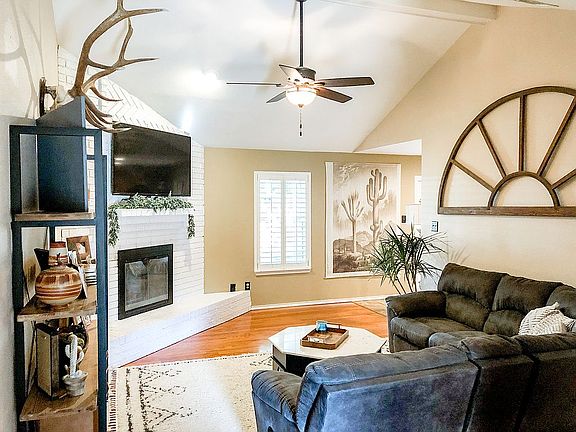 2nd image of 3503 Claremont Dr