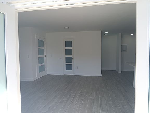 5th image of 309 Shore Rd