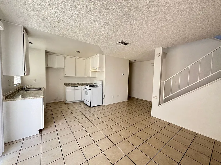 38729 11th St E #17 — Photo 5