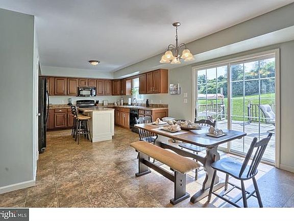 4th image of 20 Hilgert Ave