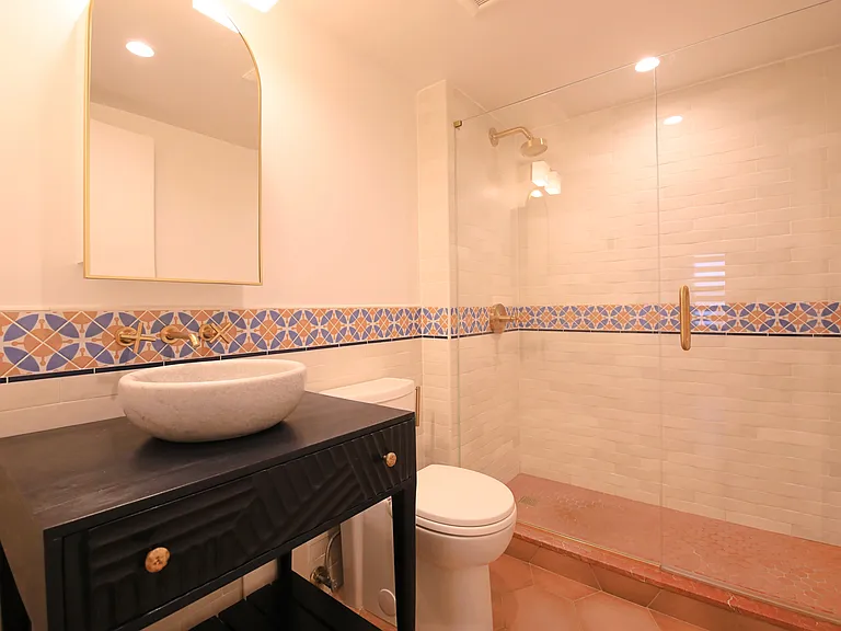 230 W Broadway #307 — Photo 14