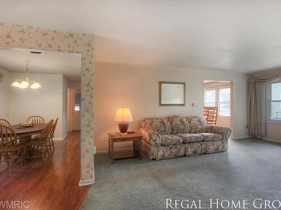 5th image of 2046 Cayuga St NW