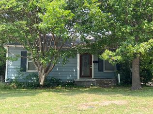 709 SE 2nd St, Grand Prairie, TX 75051