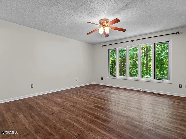 618 Chelsea Dr — Photo 24