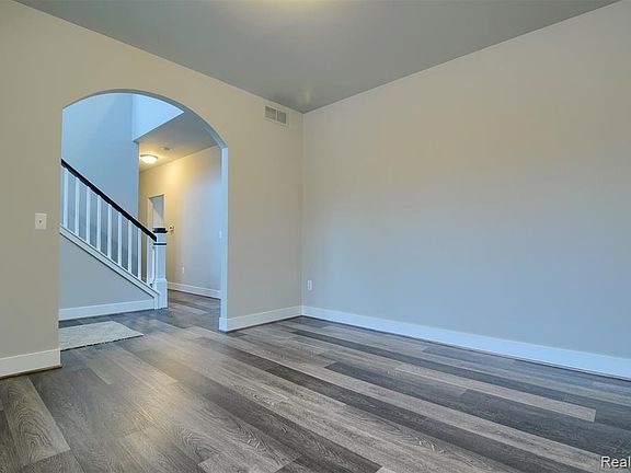 5th image of 1103 Pleasure St