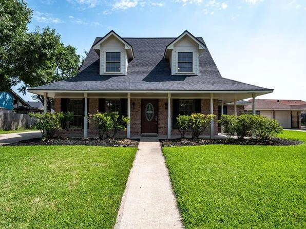 4711 Burning Tree Dr, Baytown, TX 77521