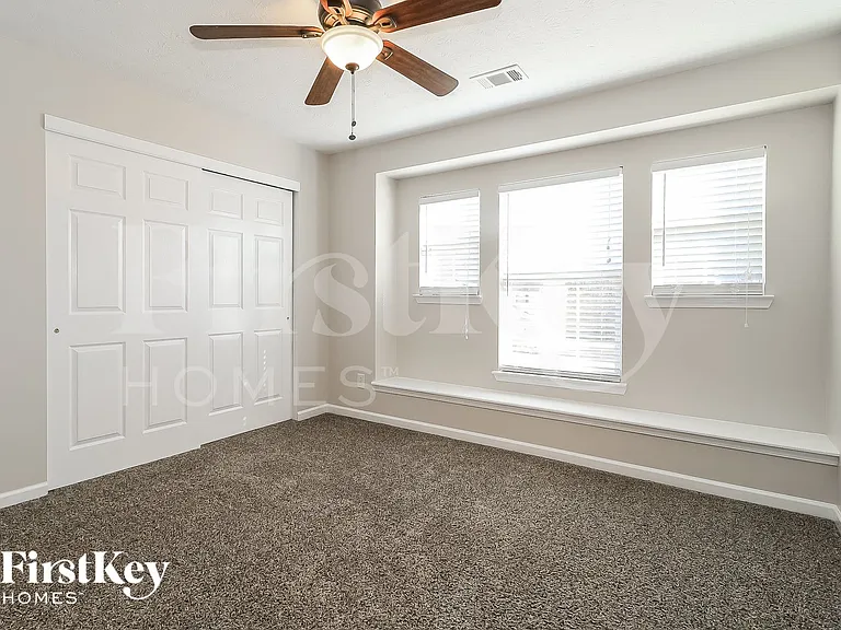 64 Cedar Bay Cir — Photo 12