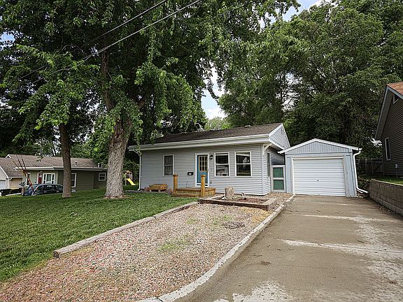 3rd image of 413 37th Street Pl