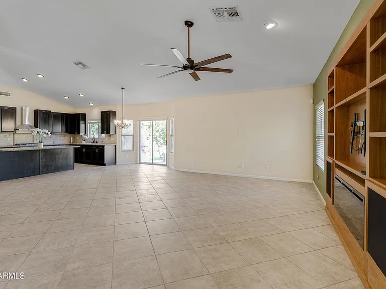4335 E Fox Cir — Photo 29