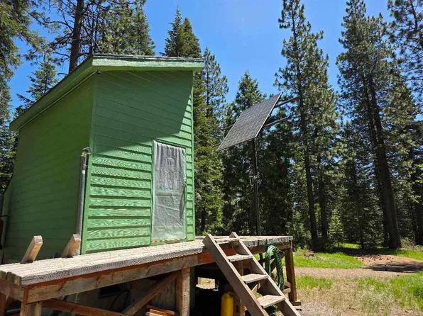 6833 Mount Shasta Dr, McCloud, CA 96057