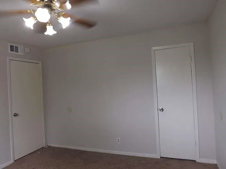 501 S Holmes St — Photo 16