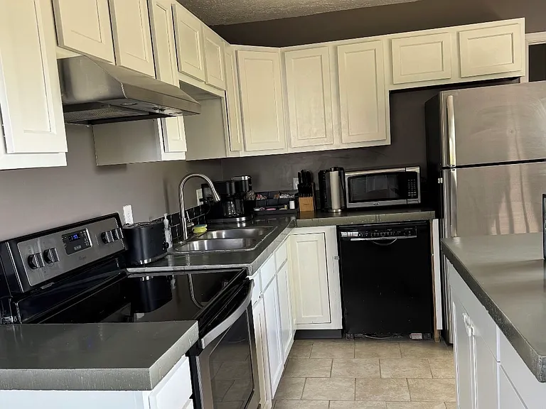 1 Harbor Ct — Photo 33