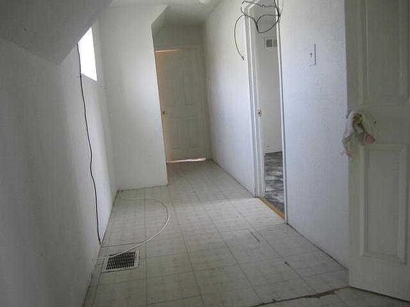 4th image of 5812 Garesche Ave