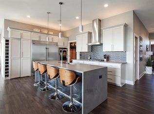 9104 Autumn Ct, West Des Moines, IA 50266