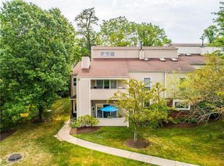 2410 Kenzie Dr, Pittsburgh, PA