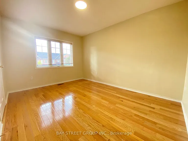 39 Levellands Cres — Photo 17