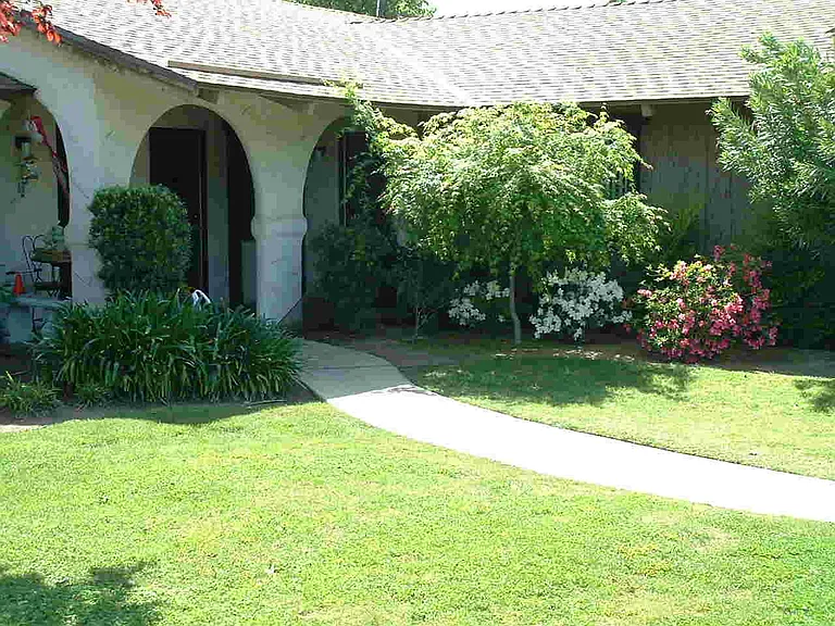 Casa Linda Apartments — Photo 6