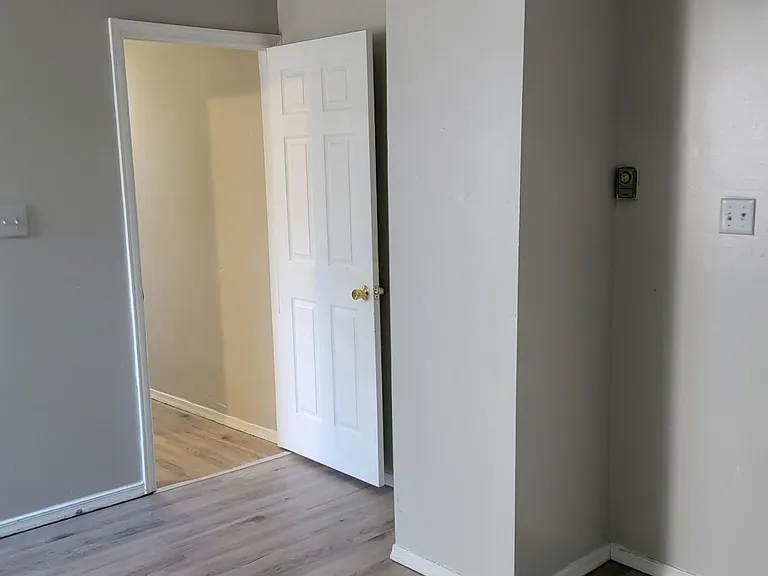 1209 Main St #3 — Photo 5