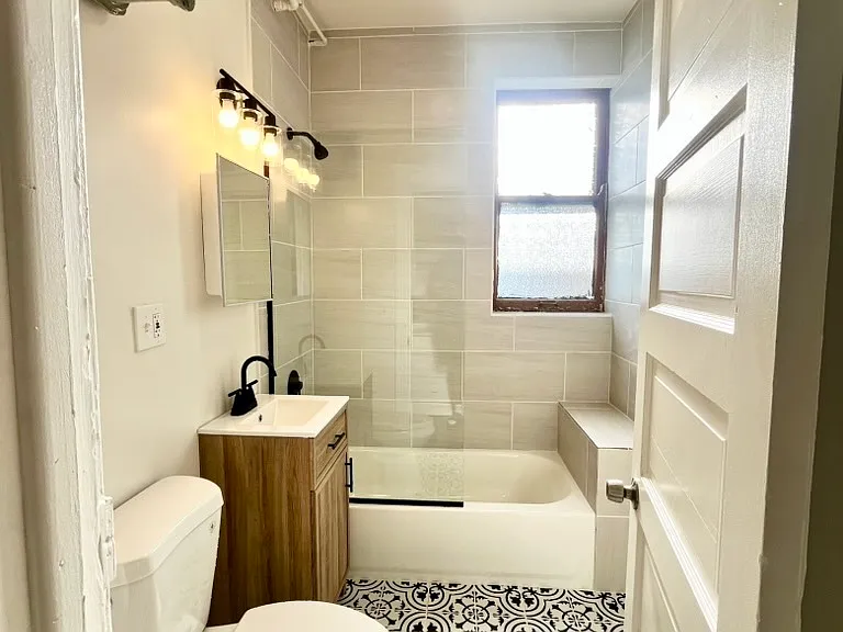2636 W 23rd St #1F — Photo 17