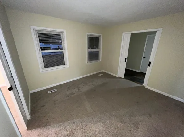 1208 Wentworth Pl, Fayetteville, NC 28304