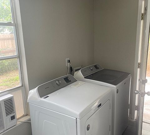 5th image of 514 N San Marcos St