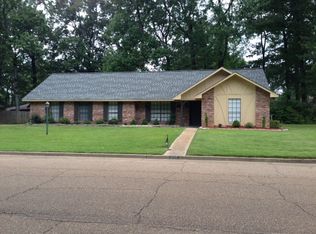 1712 Fairwood Dr, Jackson, MS