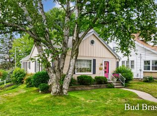 952 Frederick Ave NW, Grand Rapids, MI