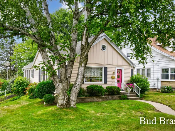 952 Frederick Ave NW, Grand Rapids, MI 49504