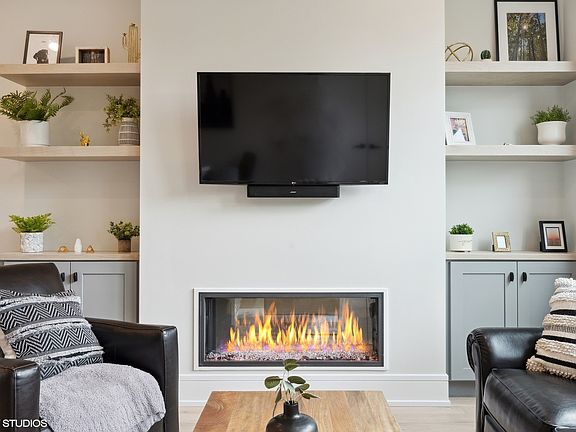 3rd image of 4020 N California Ave #2