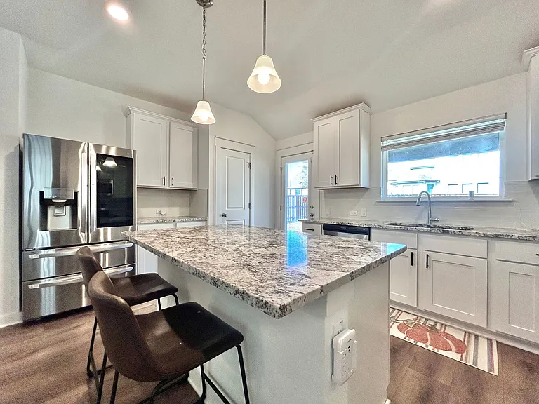 1357 Kneehigh Ln — Photo 9