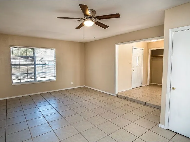 6916 Shady Grove Dr — Photo 7