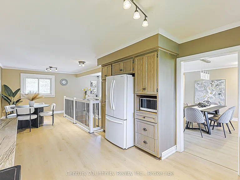 7 Robmar St — Photo 8