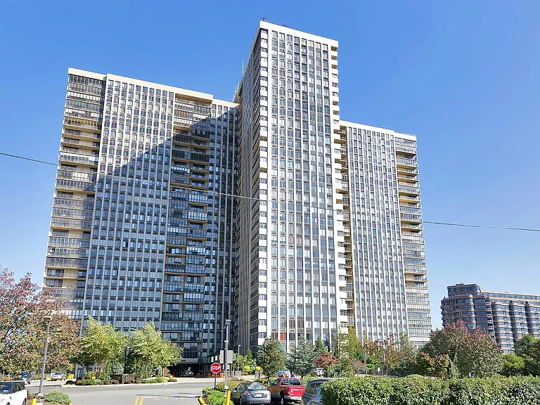 200 Winston Dr #2019 — Photo 31