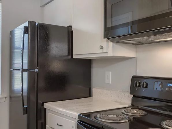 805 Central Dr APT 136