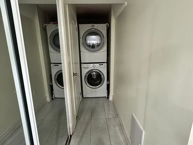 120 Viceroy Cres #2 — Photo 5