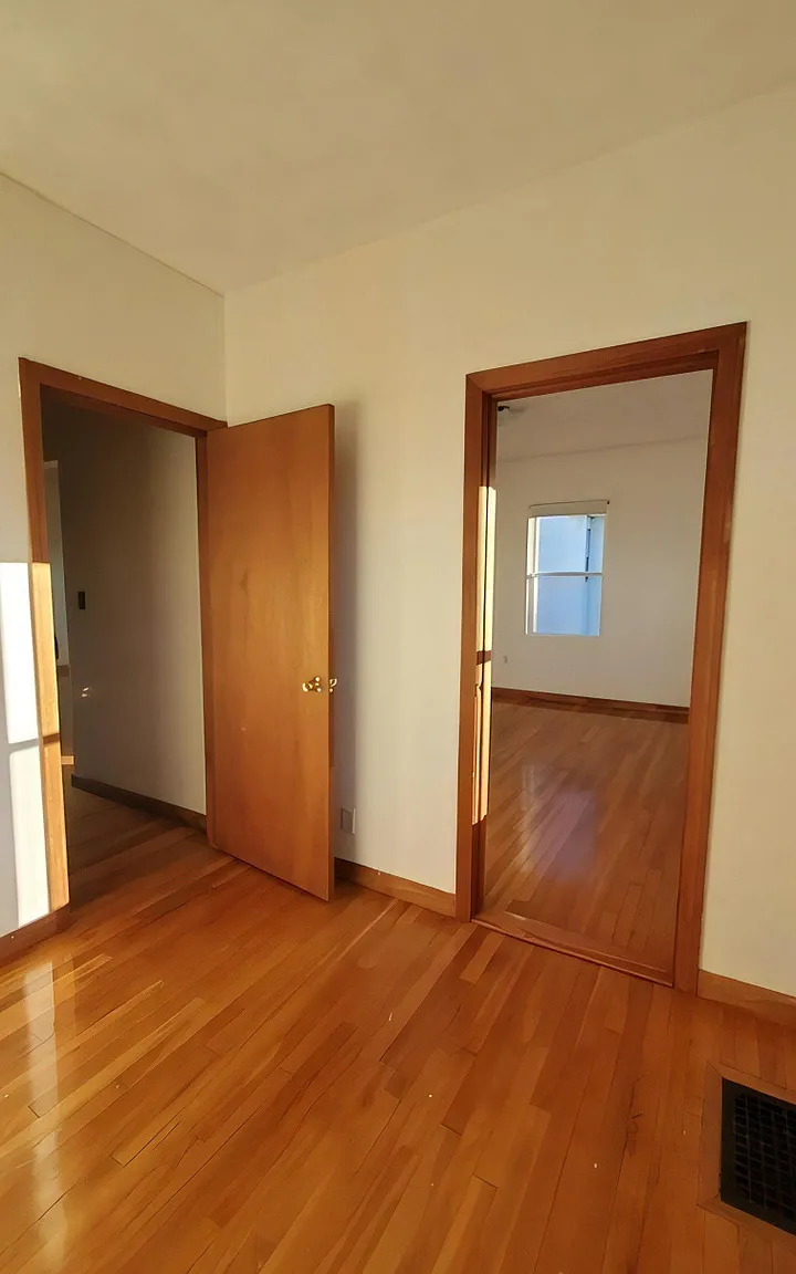 2 bed, 950 sqft, $2,200 — Photo 3