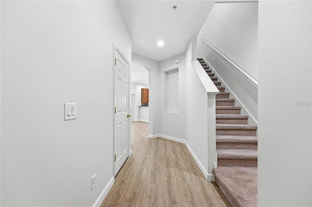 3 bed, 2.5 bath, 1575 sqft, $2,200 — Photo 4