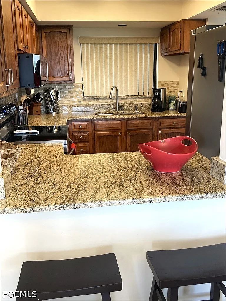 1 bed, 1.0 bath, 853 sqft, $4,500 — Photo 2
