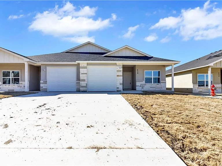 643 County Road 306 — Photo 3