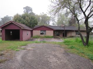 1327 Clear Lake Rd, Highlands, TX 77562