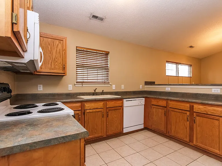 15281 Ten Point Dr — Photo 6