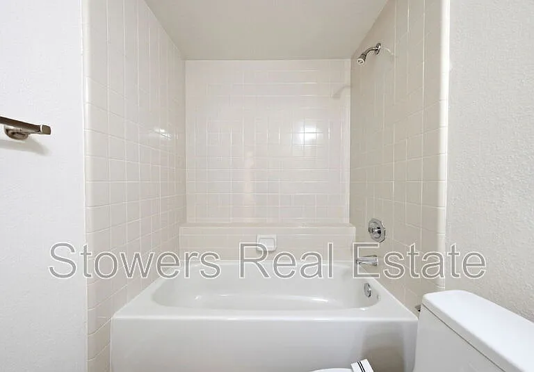 2033 Raphael Ct — Photo 12