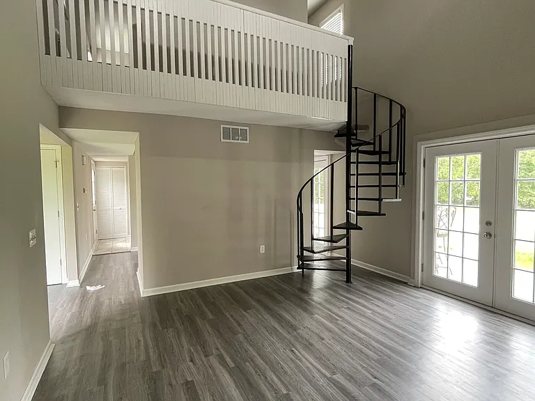 121 Ellis Rd — Photo 3