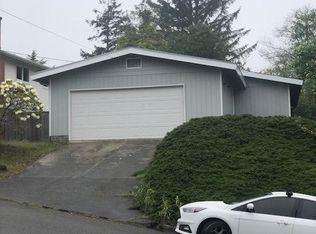2202 Wall St, North Bend, OR 97459