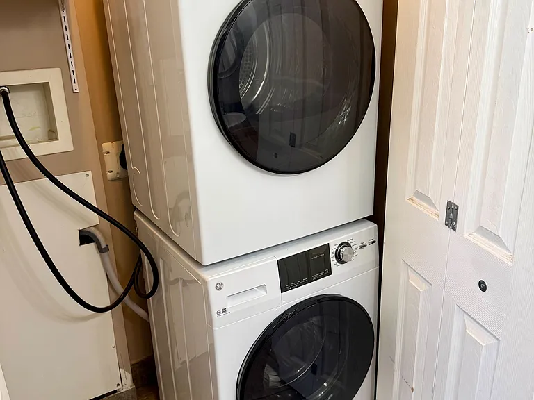 10 Carnegie Ln #2 — Photo 18
