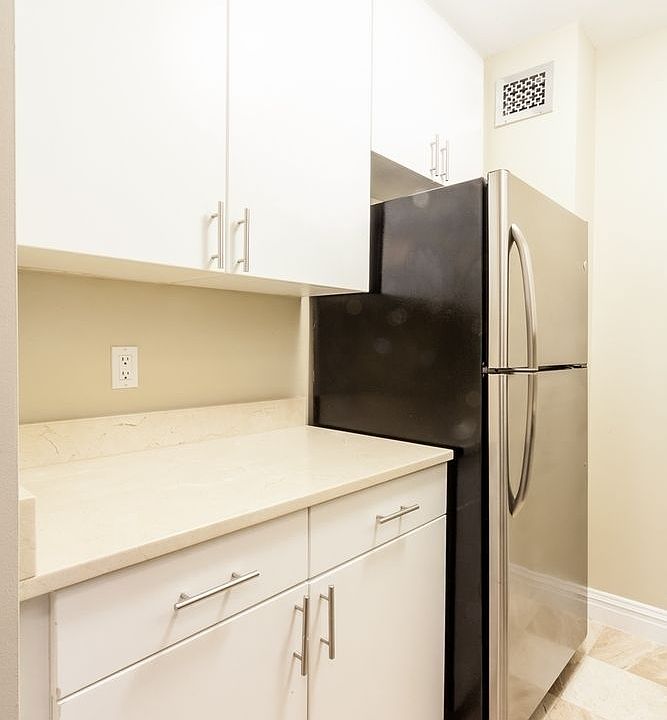 1st image of 30 W 63rd St APT 5G
