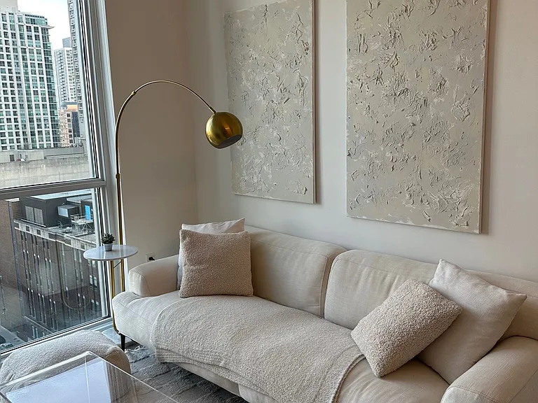 1 Yorkville Ave #1611 — Photo 17