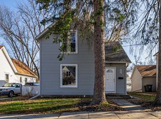 222 N State St, Genoa, IL 60135